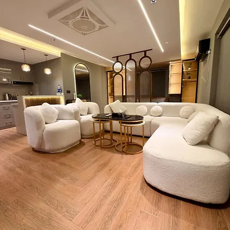 Modern Luxury Haven In The Heart Of The City-3