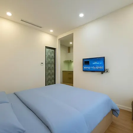 Kindnest Cosy & Luxury Apartment, 5 Minutes To Tan Son Nhat Airport, Central Location-3