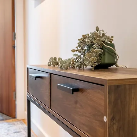 Leeds City Stay On The River - Sleeps 10 - Central-3