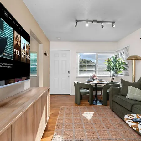Stylish 1Br Home With Parking Near Zoo & Downtown-3