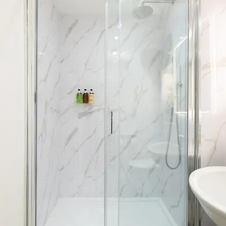 Wild Roses Serviced Apartments - Canary Wharf Penthouse-3