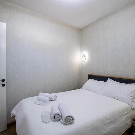 Apartment N6-3