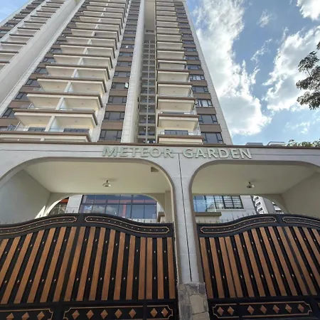 Serene Hideaway, 1 Br- Balcony, Heated Pool, Gym & Walk To Yaya-3
