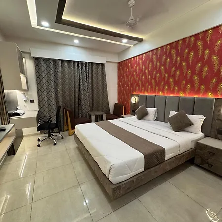 The Grand Estate-2