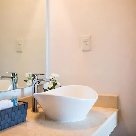 Paraiso Apartment 1-3