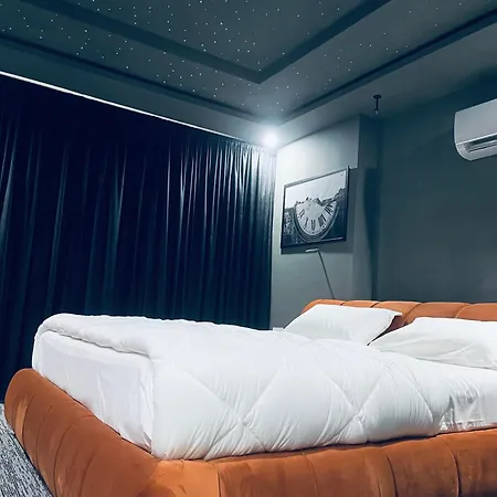Luxury Starlight Self-Check In Apartment-3