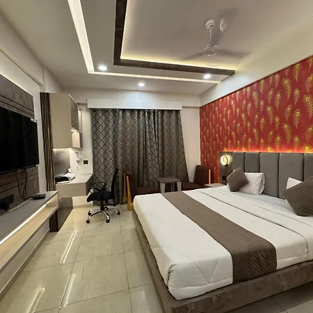 The Grand Estate-3