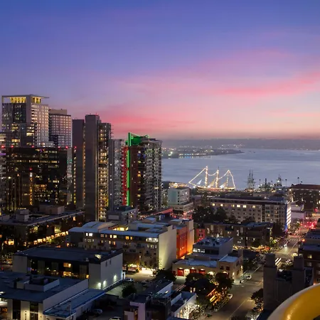 Courtyard By Marriott San Diego Downtown Little Italy-3