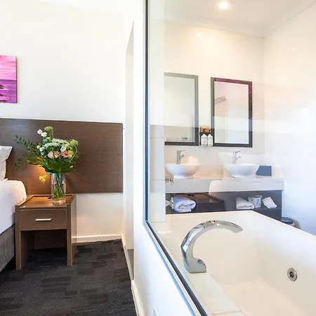 Country Comfort Perth-3