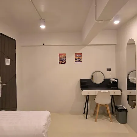 Tuk Tuk Hostel-2
