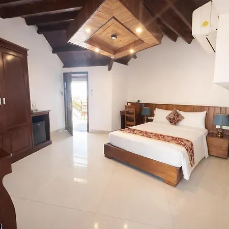 Threeway Riverside Villa-3
