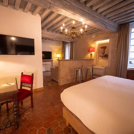 Les Remparts Hotels Et Demeures Historiques-3