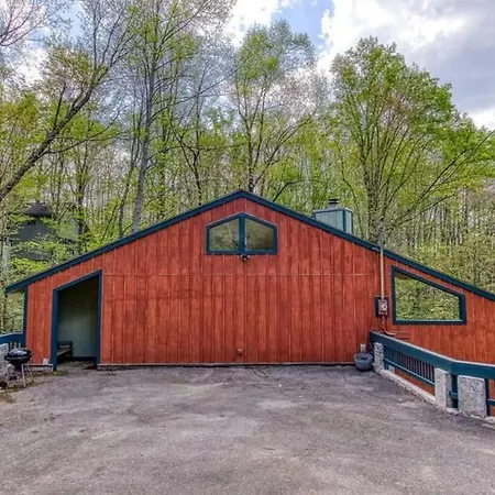 Woods Child Cabin By Beyond Expectation W Hot Tub-3