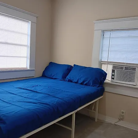 Hostel Tampa, 15 Minutes To Airport, Near Ybor City, Downtown, Self Check-In-2