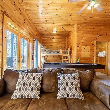 Joes Place By Beyond Expectations W Hot Tub-2