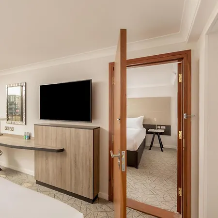 Hilton Birmingham Metropole Hotel-3