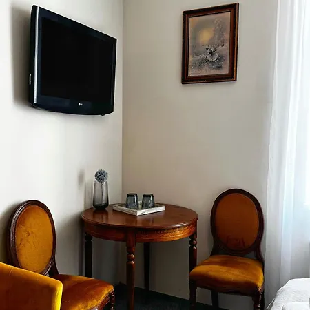 Apple Economy Hotel-2