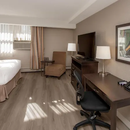 Coast Calgary Downtown Hotel & Suites By Apa-3