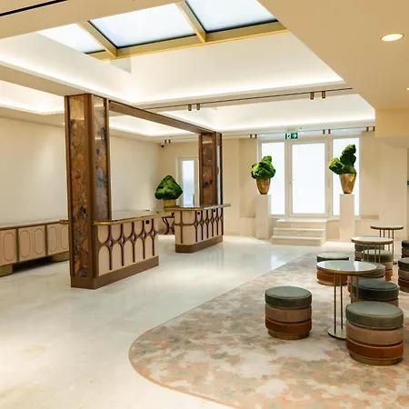 Grand Hotel Vilnius, Curio Collection By Hilton-2