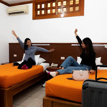 Hostal Macaw-2