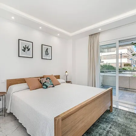 New And Modern Apartment In The Heart Of Puerto Banus-3