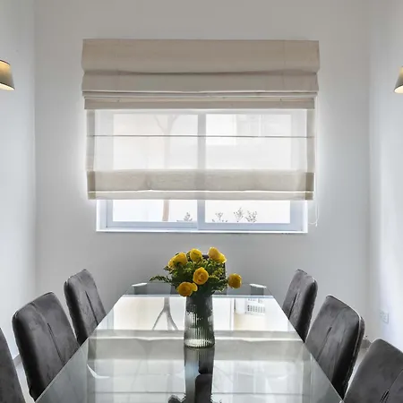 Four Bedroom Typical Maltese Townhouse - One Minute Away From The Seafront-2