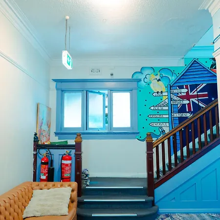Lil Roo - Podbed Hostel-2
