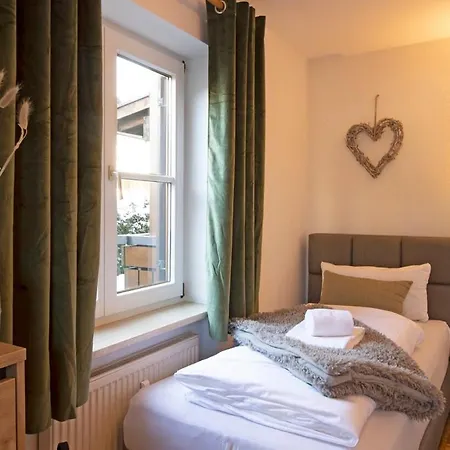 Ruhige Chalet-Style Suite Am Kurpark Neben Der Therme-2