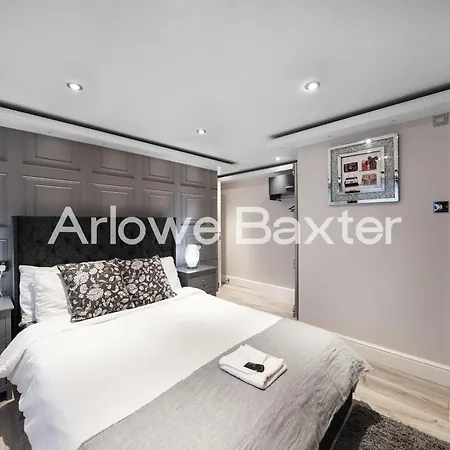 Hackney Suites - En-Suite Rooms & Amenities-2
