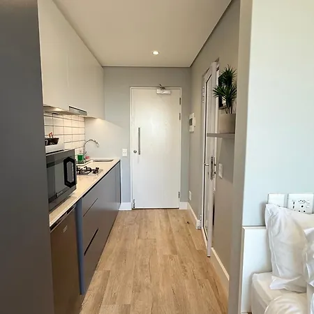 City Living Studio Apartment In Woodstock-3