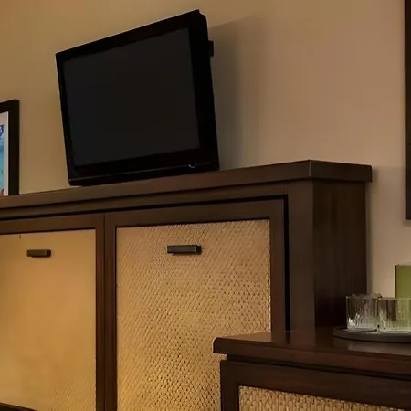 Disney'S Caribbean Beach Resort-2