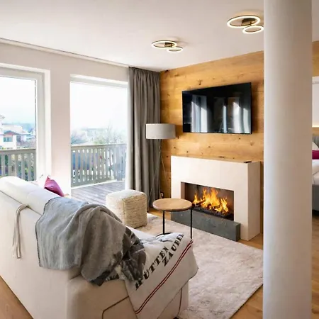 Alpengondel Suite - Balcony & Mountain View-2