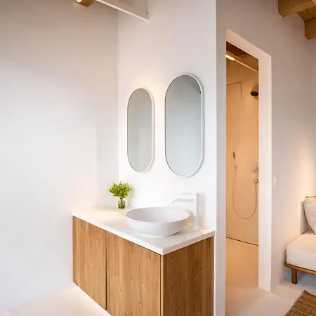 Penthouse N'1 - Balcony, Sauna & Whirlpool Access-2