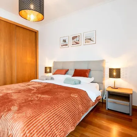 Sky View - Spacious Stay With Pool & Gym-2