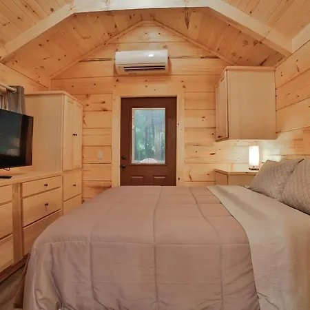 Nana Cabin Tiny Log Home Comfort In Rustic Bliss-2