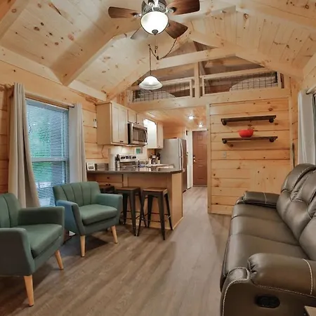 Martha Cabin Tiny Cabin By Downtown Chattanooga-3