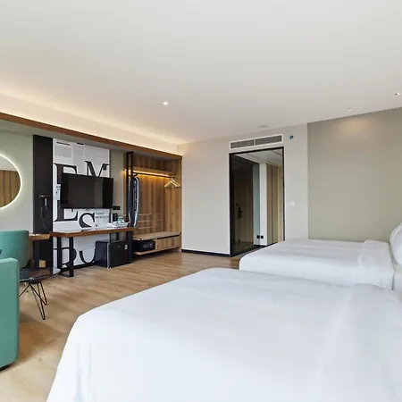 The Everly Lhesson Kuching-3