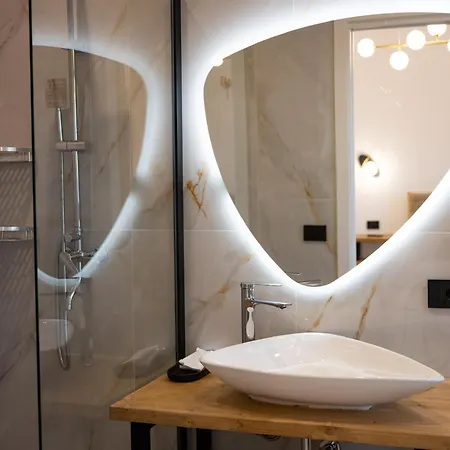 Sky Touch Suites Napoli-3