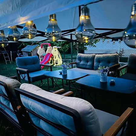 Backyard Free Parking 5Mins Close To City Centar Veluxa Apartments-3