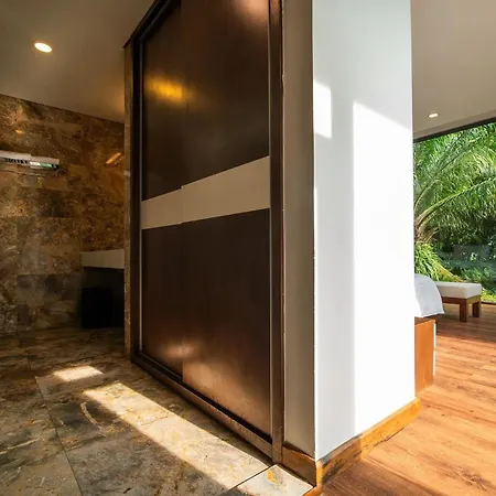 Skyrise Comfort Hotel & Suites With Pool & High-Speed Elevators-3