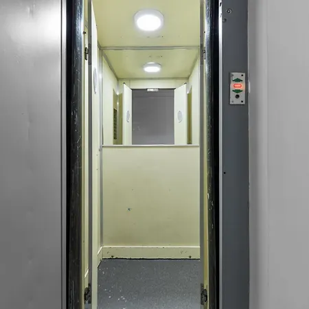 Quiet 1-Bedroom Apartment With Easy City Access-2