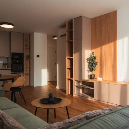 Klimatizovany Apartman V Parku So Zahradou A Garazovym Parkovanim-2