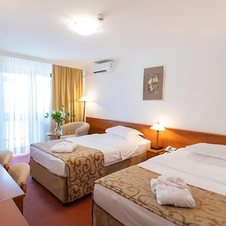 Hotel M-2