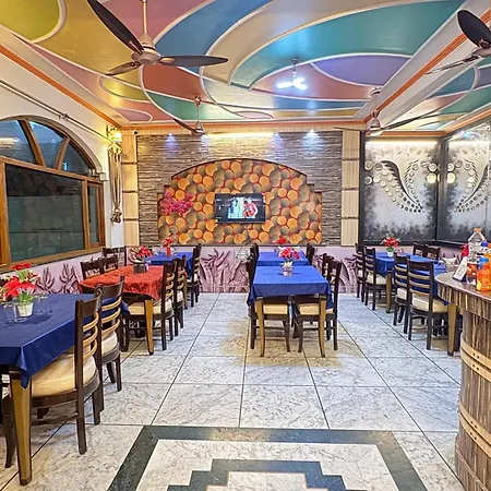 Hotel Taj Plaza, Just A 5-Minute Walk From The Taj Mahal 600 Meters-3