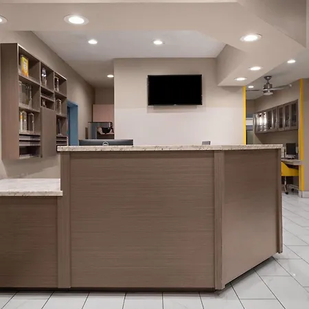 Days Inn & Suites By Wyndham Airport Albuquerque-2