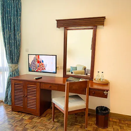 Travellers Beach Hotel & Spa-3