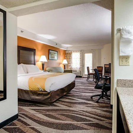 Quality Inn Creekside - Downtown Gatlinburg-3