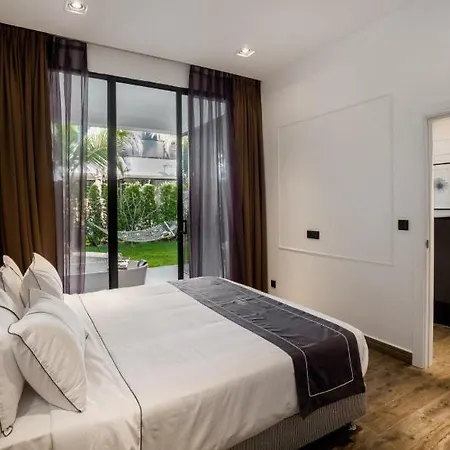 White Boutique Hotel And Restaurant-3