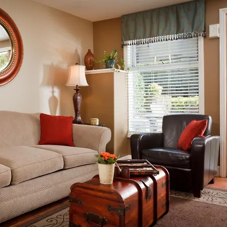Abbeymoore Manor Bed & Breakfast Inn-3