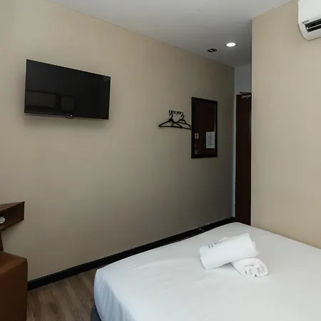 Wangs Hotel Gurney Drive-3